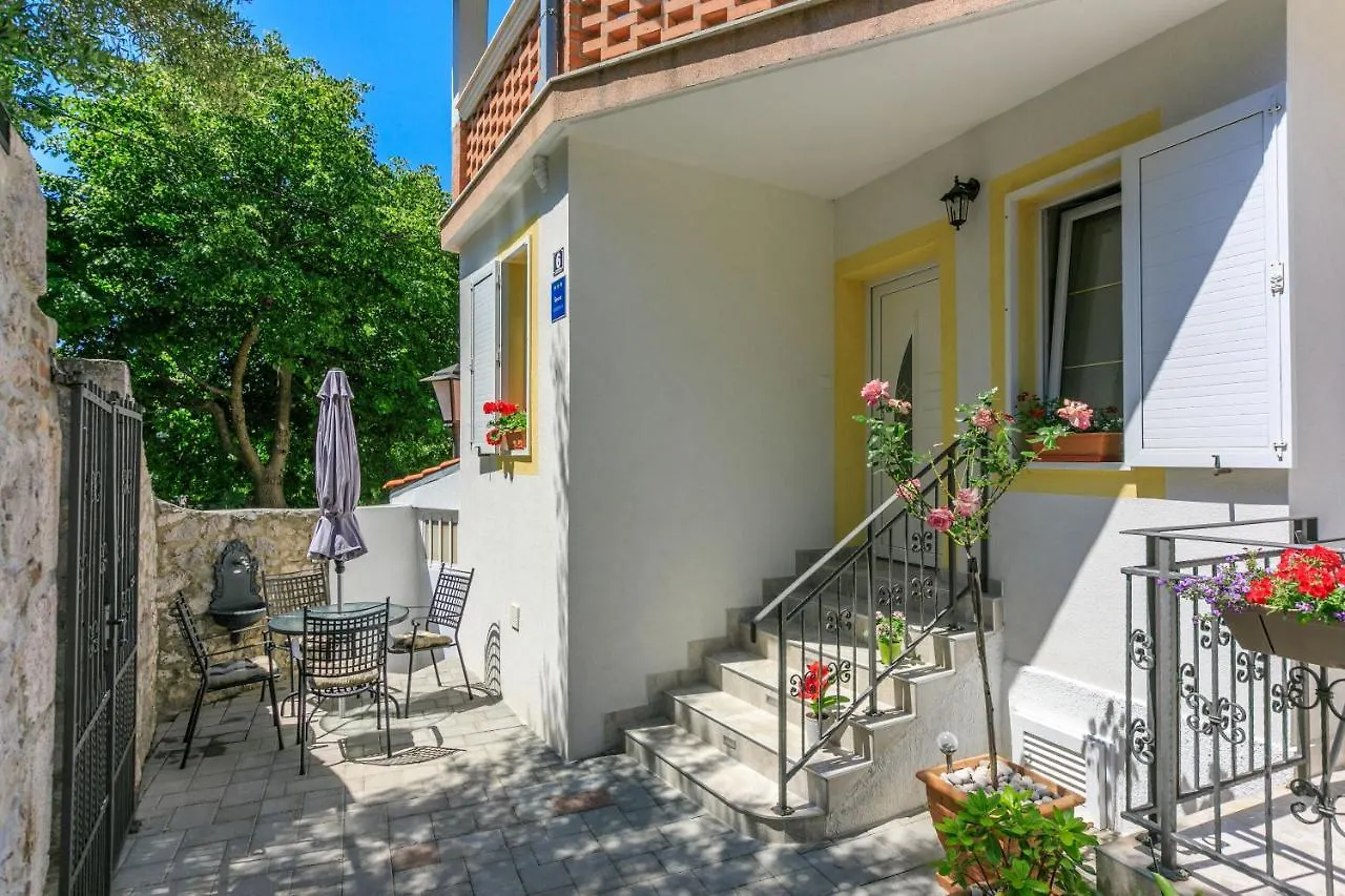 Apartment Danijel Novi Vinodolski Croatia